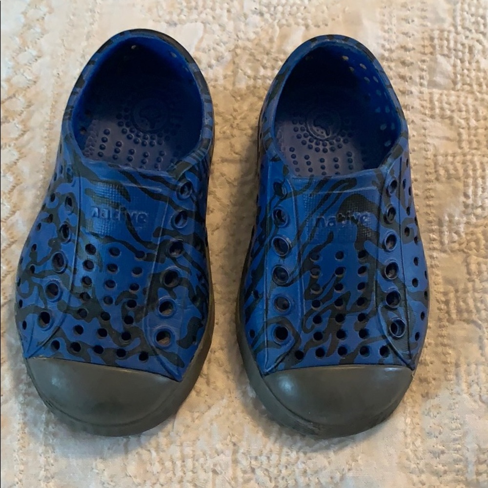 Size 5 baby boy marbled Natives